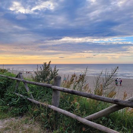 Domki Apartamentowe Italia Karwia Exteriör bild